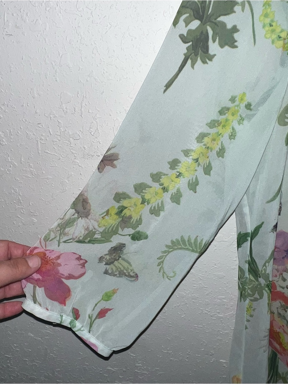 Ted Baker sheer light green floral print button-down blouse size Medium. - Picture 3 of 7